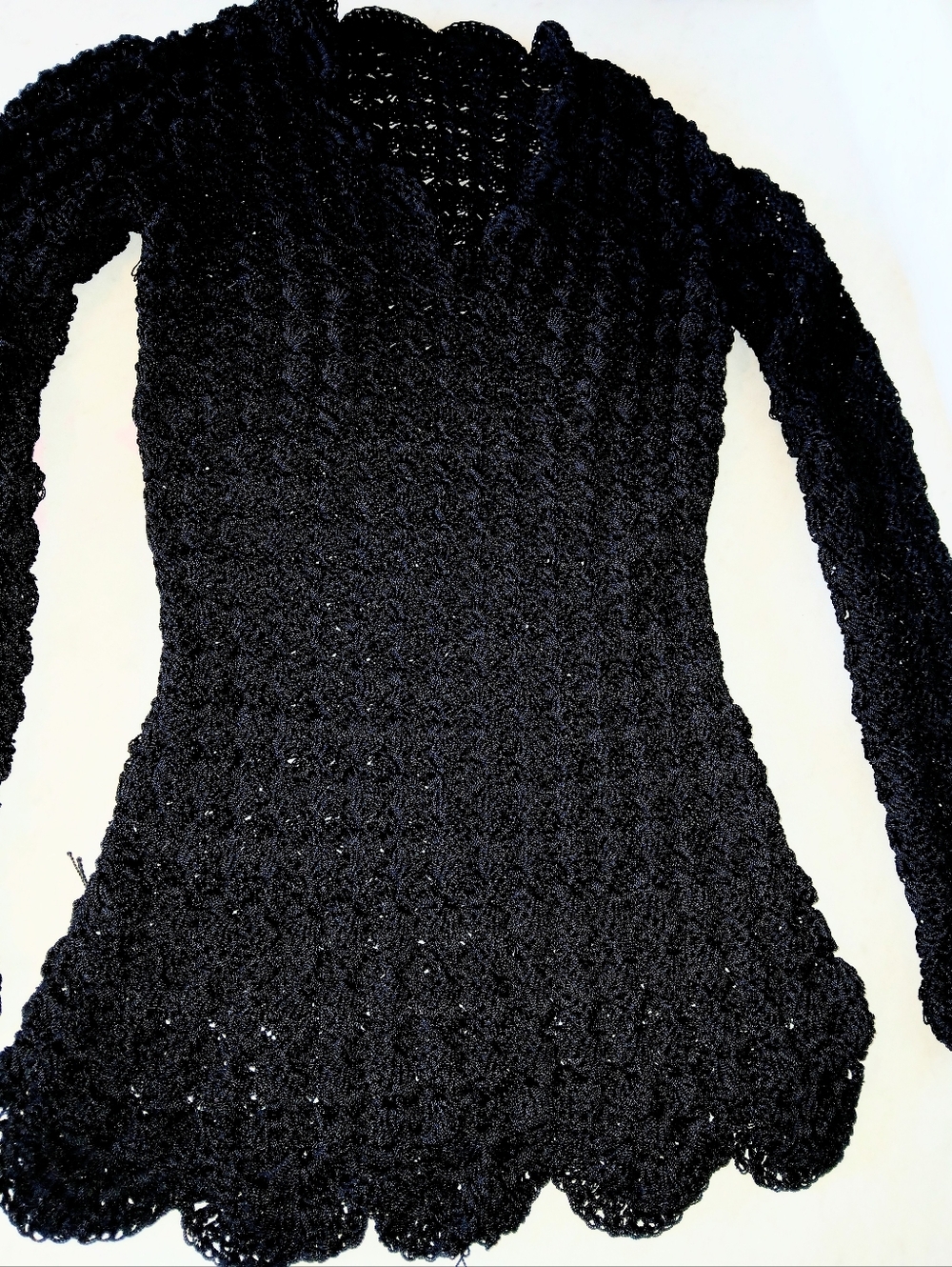 Womens Black Heavy Crotcheted Vneck Top Size Small - Picture 9 of 9